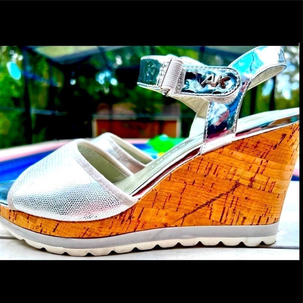 ANN KLINE SPORT METALLIC SILVER CORK WEDGE SANDALS SIZE 7.5